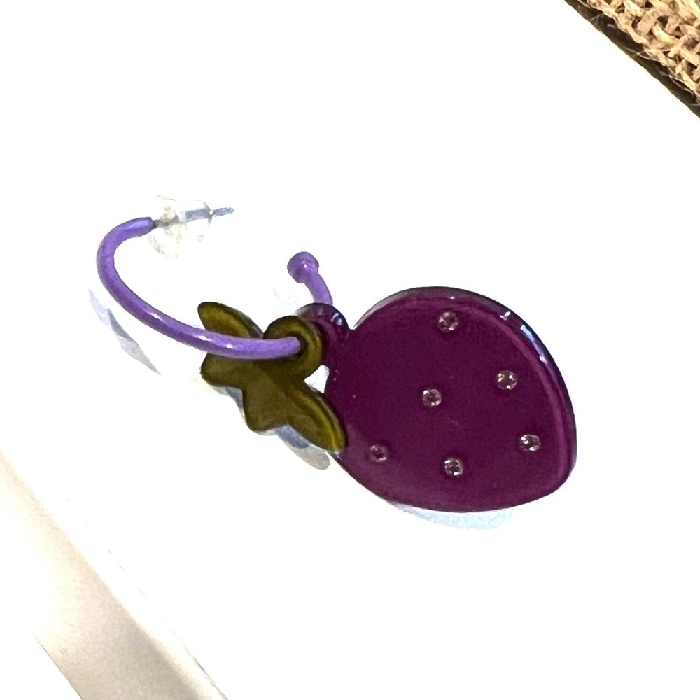 90s purple strawberry plastic post earrings - Picture 3 of 4